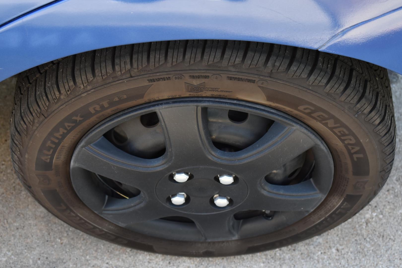 2009 Blue /Gray Chevrolet Aveo5 (KL1TD66E49B) with an 4.1.6L engine, 4 SPEED AUTOMATIC transmission, located at 5925 E. BELKNAP ST., HALTOM CITY, TX, 76117, (817) 834-4222, 32.803799, -97.259003 - Buying a 2009 Chevrolet Aveo5 LS can offer several benefits: Affordability: As a compact car from over a decade ago, the Aveo5 LS is likely to be quite affordable, making it an attractive option for budget-conscious buyers. Fuel Efficiency: The Aveo5 LS is known for its good fuel economy, which - Photo#23